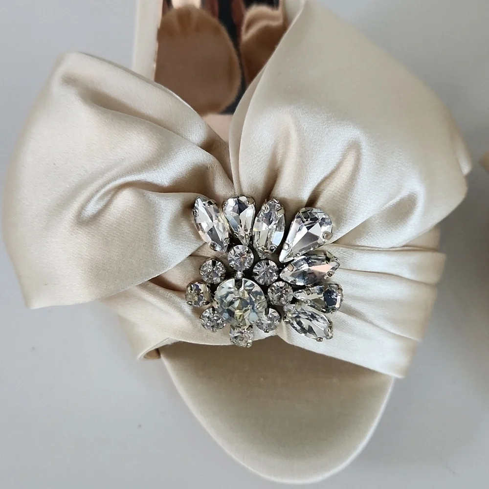 Badgley Mischka Samantha Embellished Satin Sandals $215 5.5 - Picture 4 of 13